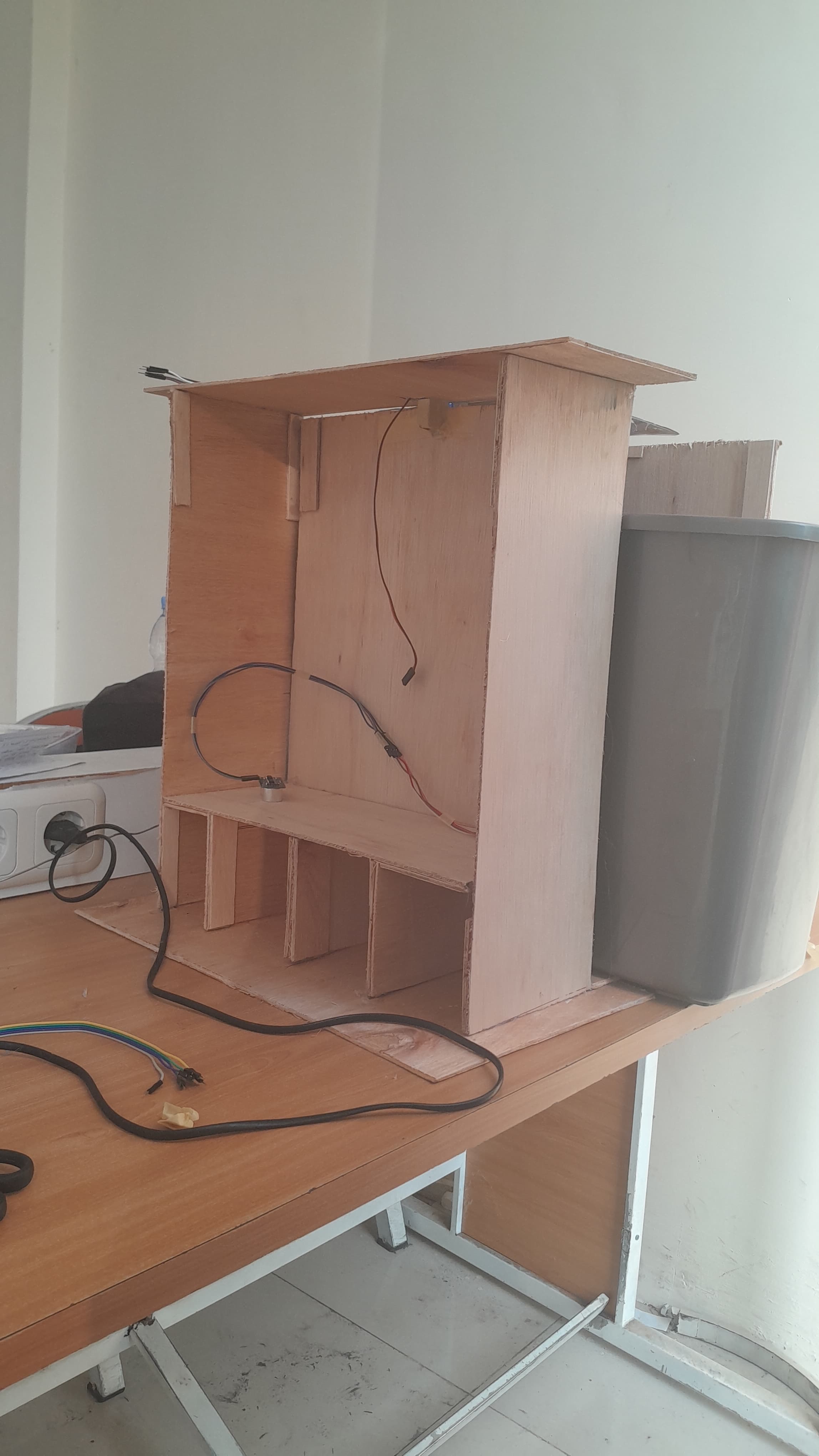 Smart Bin organik dan anorganik